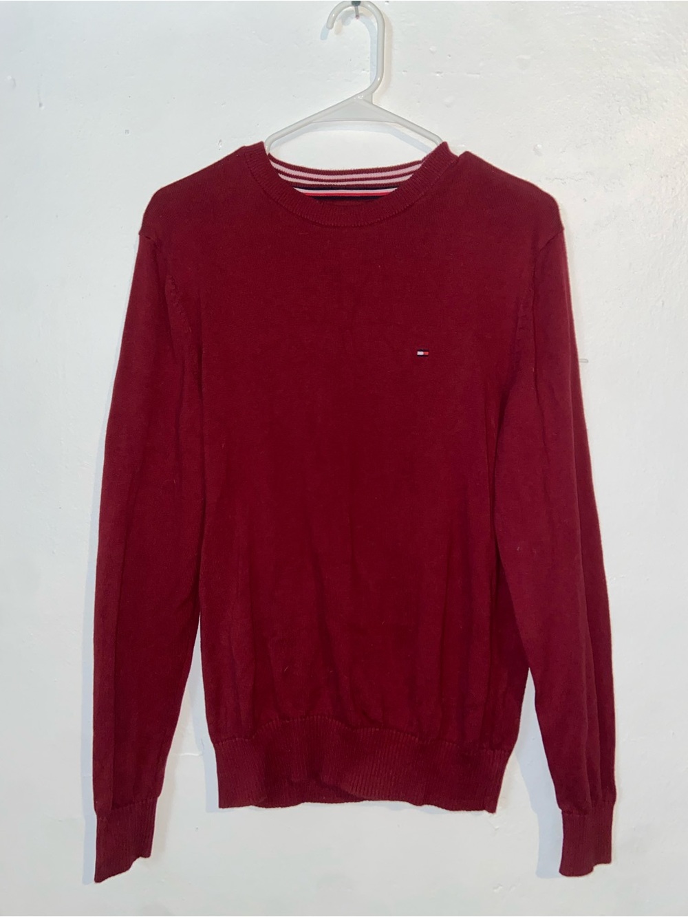 Tommy Hilfiger Preppy Classic Old Money Heritage Men's Maroon Crewneck Sweater